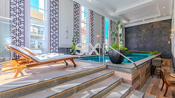 Acqualina Residence