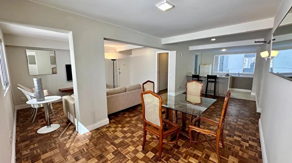 Apartamento á venda no Edifício Antares, com 1 suíte mais 2 quartos, mobiliado na Barra Norte de Balneário Camboriú/SC