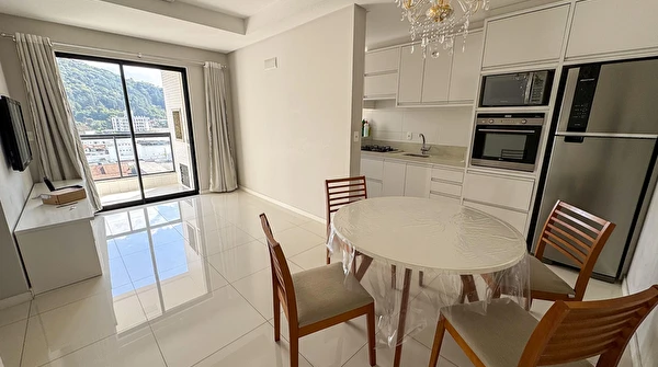Apartamento para locação no Residencial Mackay, com 2 quartos, sendo 1 suíte, no centro de em Balneário Camboriú