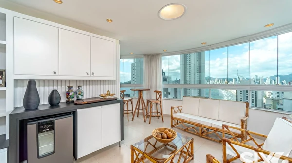 Apartamento no Edificio Torre De Lyon com 3 suítes 3 vagas à venda na Barra Norte de Balneário Camboriú/SC