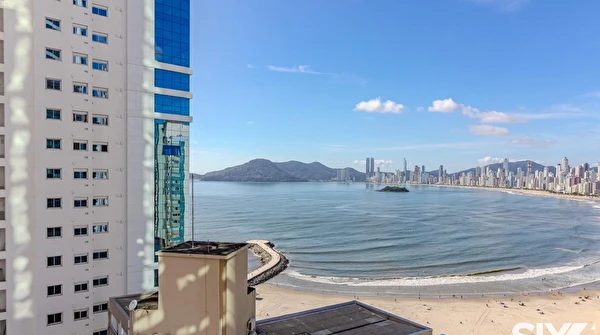 Apartamento no Edifício Infinity Coast com sacada aberta 3 suítes e 3 vagas na Barra Norte de Balneário Camboriú/SC