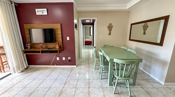 Apartamento no Residencial Real Park para locação frente mar, no Centro de Balneário Camboriú.