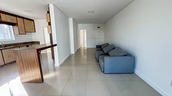 Apartamento para locação no bairro Pioneiros, com 2 suítes e 2 demi - suítes, em Balneário Camboriú.