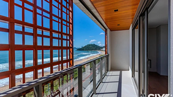 Cobertura no Edifício Tirreno Residenziale com 4 suítes e 4 vagas à venda na Praia Brava em Itajaí/SC