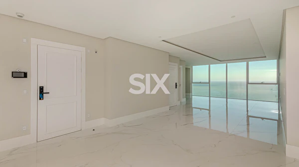Apartamento Frente Mar no Edifício Boreal Tower com 4 suítes e 4 vagas à venda no Centro de Balneário Camboriú/SC