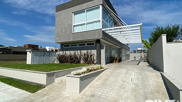 Caledonia Private Village