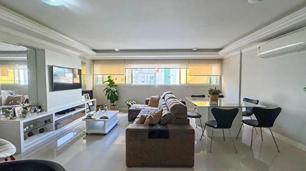 Apartamento no Edifício Pablo Neruda com 3 quartos para aluguel anual no Centro de Balneário Camboriú/SC