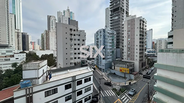 Apartamento no Edifício D'Itália com 3 quartos e 2 vagas para locação na Barra Norte de Balneário Camboriú/SC