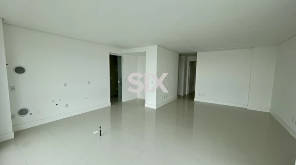 Apartamento Frente Mar no Edifício Gran Palazzo com 3 suítes e 2 vagas à venda na Barra Sul em Balneário Camboriú/SC