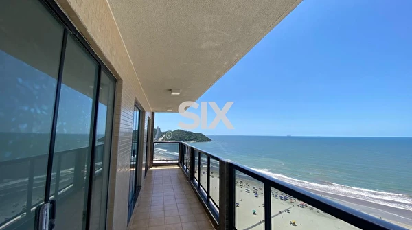 Apartamento frente mar no Edifício Concorde com 3 suítes e 1 vaga à venda no Centro de Balneário Camboriú/SC