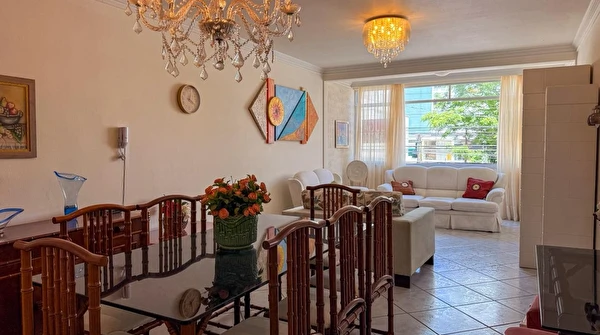 Apartamento para locação no Residencial Olinda, com 2 suítes no bairro Pioneiros em Balneário Camboriú.