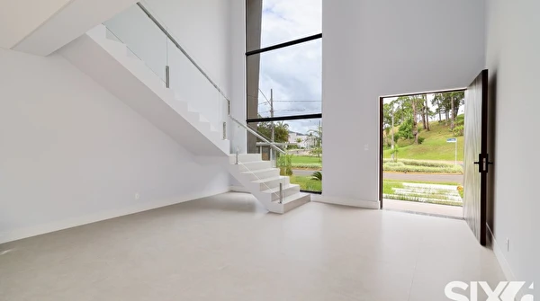 Caledonia Private Village