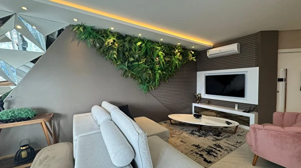 Apartamento no Edifício Portinax com 3 suítes e 3 vagas para locação no Centro de Balneário Camboriú/SC