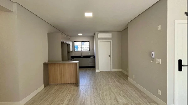Apartamento á venda e locação no Residencial Romaggiore, com 4 suítes no bairro Pioneiros em Balneário Camboriú