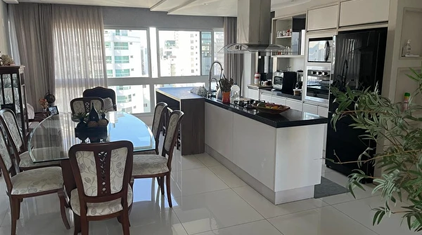 Apartamento para locação, com 3 suítes e 2 vagas no Edifício Essence na Barra norte de Balneário Camboriú/SC