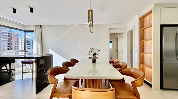Apartamento no Edifício Home Square com 3 suítes e 2 vagas à venda no Centro em Balneário Camboriú/SC