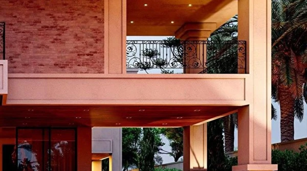 Caledonia Private Village