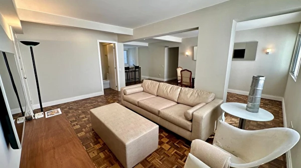 Apartamento á venda no Edifício Antares, com 1 suíte mais 2 quartos, mobiliado na Barra Norte de Balneário Camboriú/SC