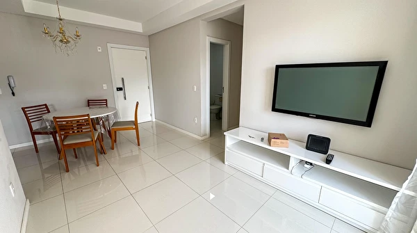 Apartamento para locação no Residencial Mackay, com 2 quartos, sendo 1 suíte, no centro de em Balneário Camboriú