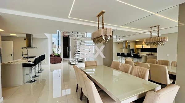 Casa no Condomínio Caledônia Private Village com 4 suítes e 4 vagas à venda em Camboriú/SC