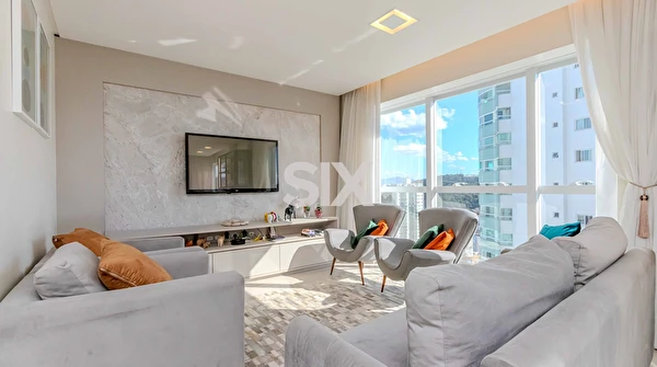 Acqualina Residence