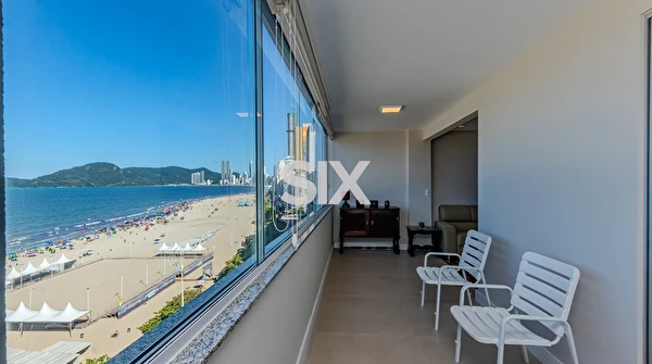 Apartamento Frente Mar no Edifício Oasis com 4 quartos e 1 vaga à venda no Centro de Balneário Camboriú/SC