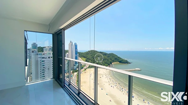 Apartamento frente mar no Edifício Splendido Residence com 5 suítes e 4 vagas na Barra Norte de Balneário Camboriú/SC