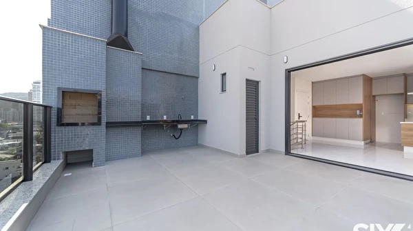 Cobertura no Edifício Brava Select para locação anual com 4 suítes na Praia Brava em Itajaí/SC.