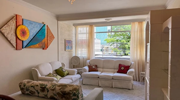 Apartamento para locação no Residencial Olinda, com 2 suítes no bairro Pioneiros em Balneário Camboriú.