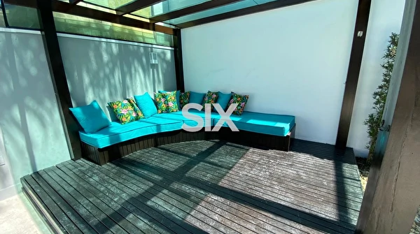 Casa no Condomínio Vila Rica com 6 quartos e 4 vagas à venda no Bairro Estados em Balneário Camboriú/SC