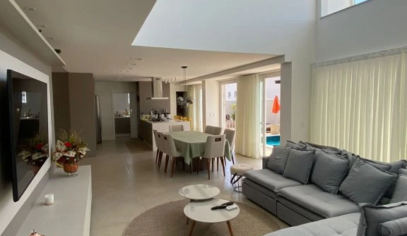 Caledonia Private Village