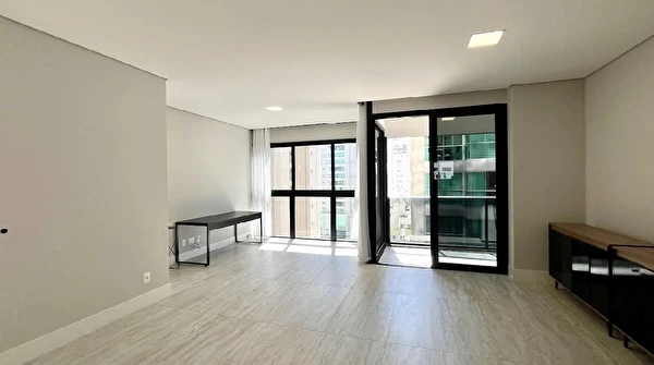 Apartamento á venda e locação no Residencial Romaggiore, com 4 suítes no bairro Pioneiros em Balneário Camboriú