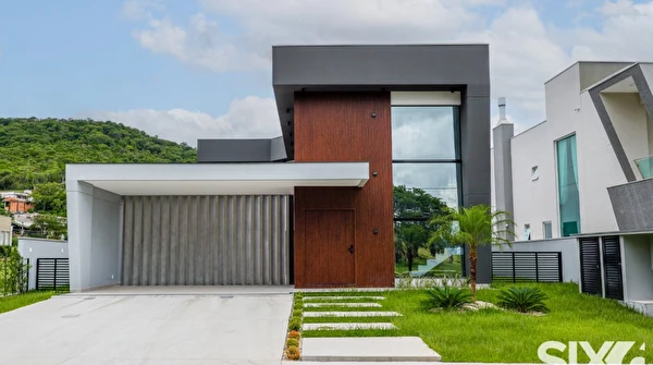 Caledonia Private Village