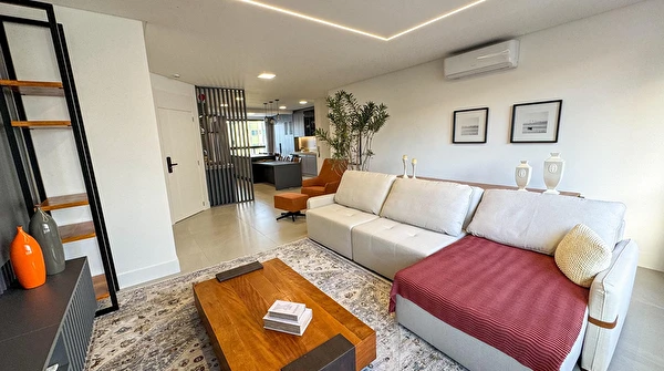 Apartamento para locação no Residencial Torre de Booz, com 4 suítes no bairro Pioneiros em Balneário Camboriú