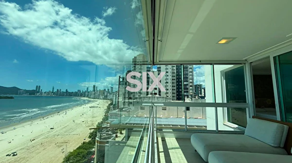 Apartamento Frente Mar no Edifício Metrópolis com 4 suítes e 4 vagas à venda no Centro em Balneário Camboriú/SC