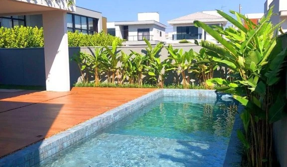 Caledonia Private Village