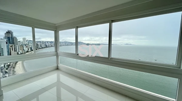 Apartamento Frente Mar no Edifício Gran Palazzo com 3 suítes e 2 vagas à venda na Barra Sul em Balneário Camboriú/SC