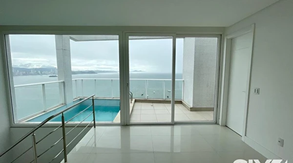 Cobertura Duplex no Edifício Grand Palazzo com 4 suítes e 4 vagas à venda na Barra Sul em Balneário Camboriú/SC