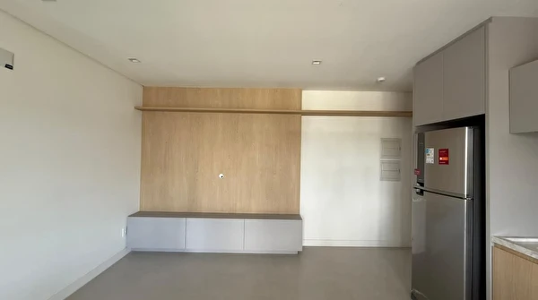 Apartamento no Edifício Brava Breeze com 2 quartos e 1 vaga para locação na Praia Brava/SC