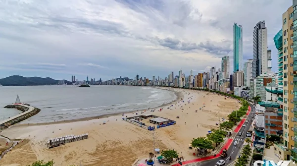 Apartamento Frente Mar no Edifício Antares com 3 suítes e 1 vaga à venda na Barra Norte de Balneário Camboriú/SC