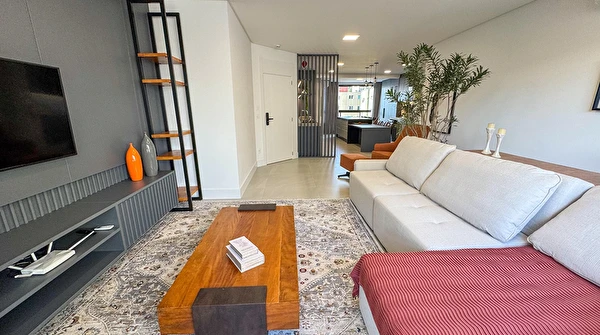 Apartamento para locação no Residencial Torre de Booz, com 4 suítes no bairro Pioneiros em Balneário Camboriú