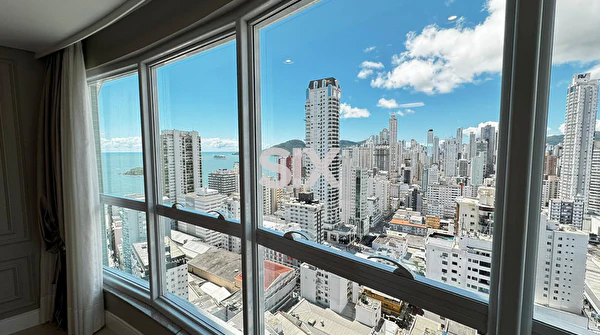 Apartamento no Edifício The Place com 3 suítes e 3 vagas para locação no Centro em Balneário Camboriú/SC