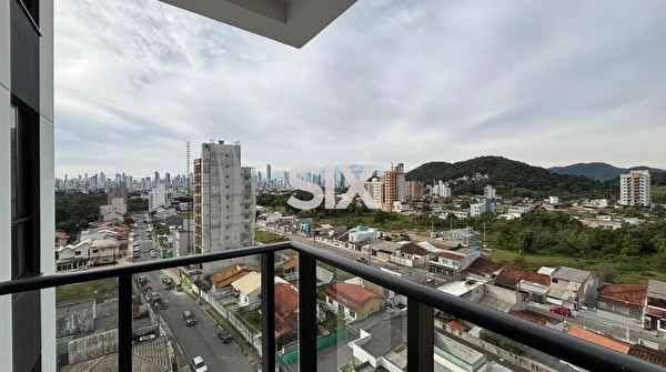 Apartamento no Edifício Coral Way com 2 quartos e 1 vaga à venda no Bairro São Francisco em Camboriú/SC