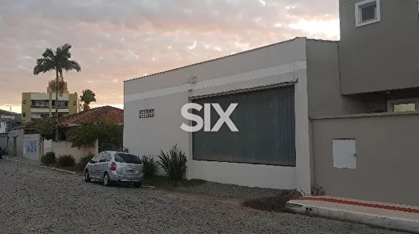 Galpão comercial Centro de Camboriú