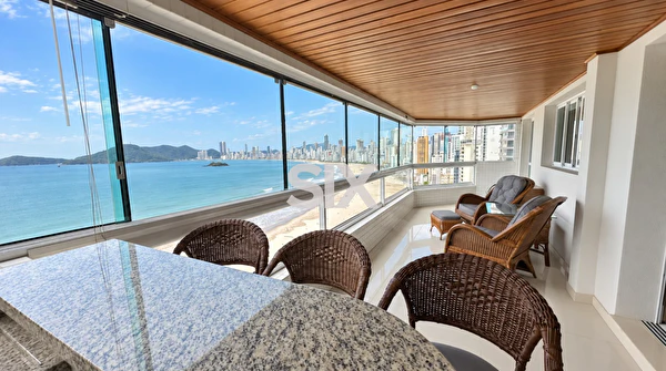 Apartamento Frente Mar no Edifício Torre Atlântica com 3 quartos e 2 vagas para locação na Barra Norte de Balneário Camboriú/SC