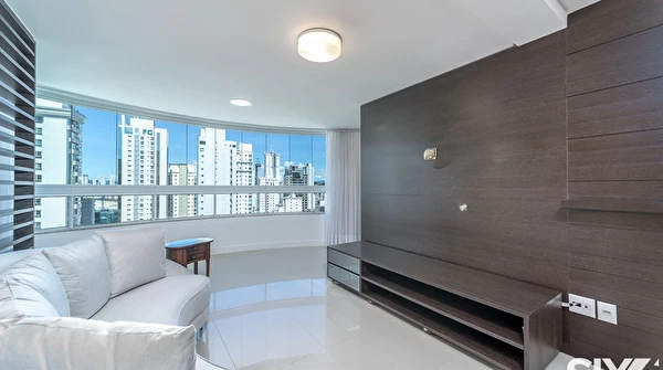 Apartamento no Torre de Lyon com 3 dormitórios à venda no Pioneiros em Balneário Camboriú/SC
