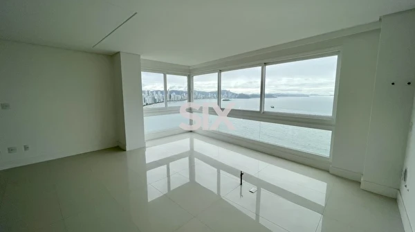 Apartamento Frente Mar no Edifício Gran Palazzo com 3 suítes e 2 vagas à venda na Barra Sul em Balneário Camboriú/SC