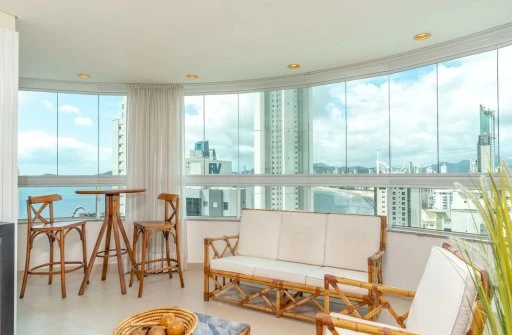 Apartamento no Edificio Torre De Lyon com 3 suítes 3 vagas à venda na Barra Norte de Balneário Camboriú/SC