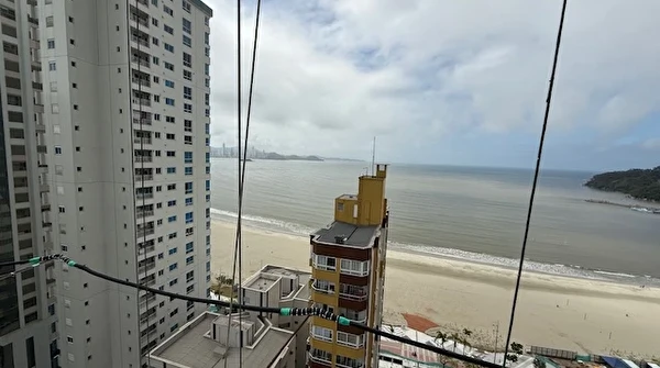 Apartamento no Edifício Tonino Lamborghini com 4 suítes e 3 vagas na Barra Sul de Balneário Camboriú/SC