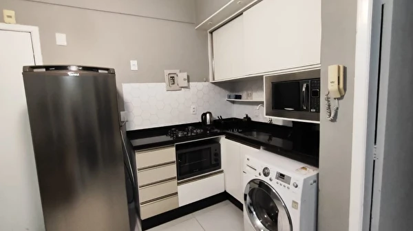 Apartamento para locação no bairro centro, Edifício Mariano Moreno, com 1 suíte, em Balneário Camboriú.